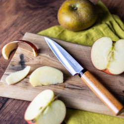 Cuchillo pelador con funda de madera KAI